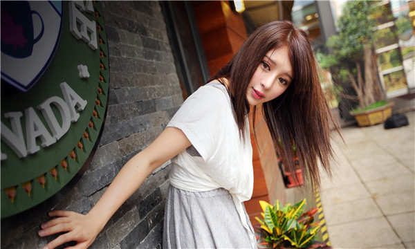 东山想找一个女性生孩子给报酬-｛找个女人生孩子多少钱｝
